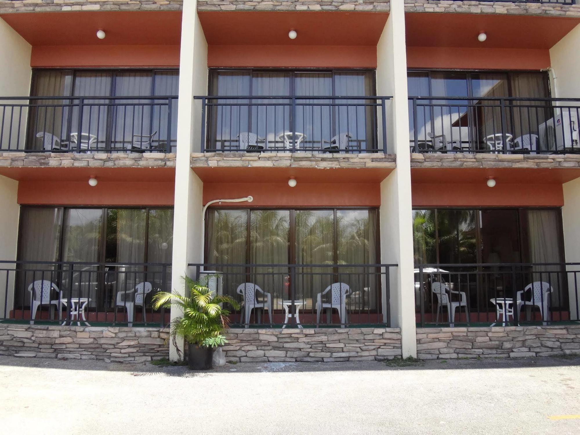 ชัวร์สเตย์ โฮเต็ล บาย เบสต์เวสเทิร์น กวม ปาล์มริดจ์ Hotel Barrigada ภายนอก รูปภาพ